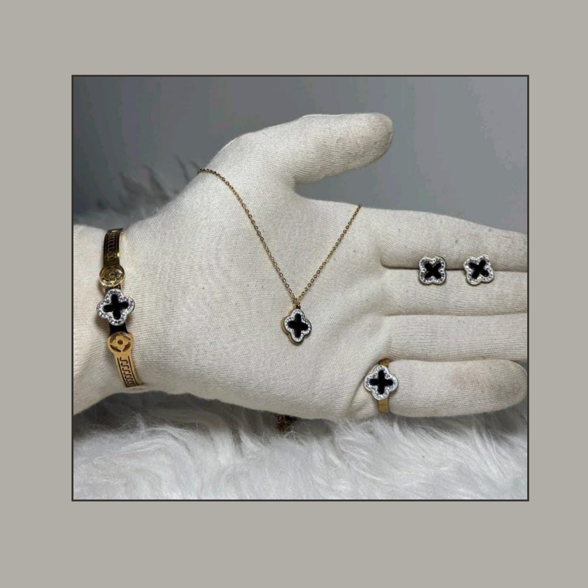 Luxe Clover Set (bracelet + pendant + studs)